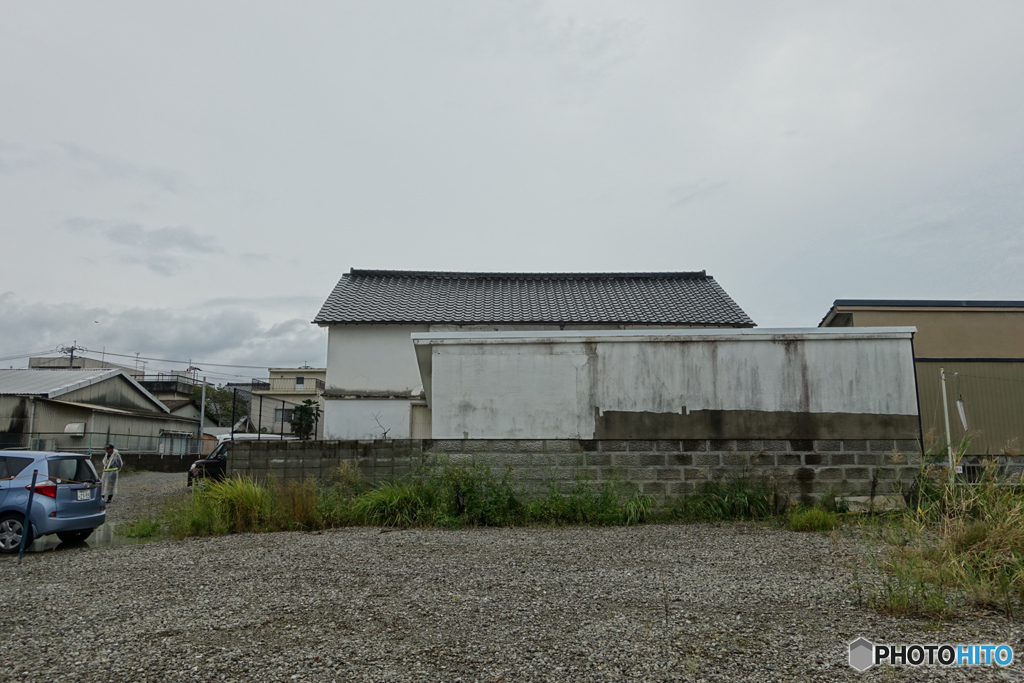 空地と倉庫