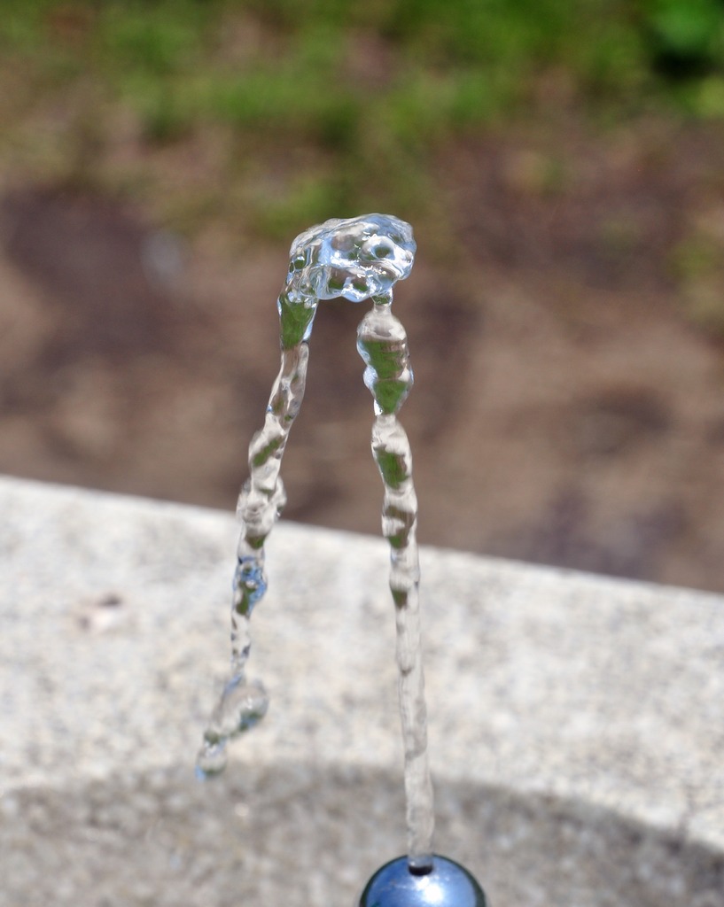 水