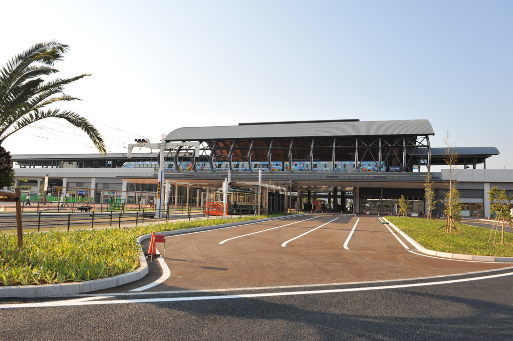 新しくなった高知駅