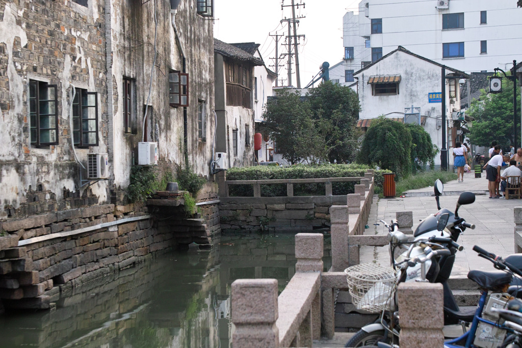 F9A6CCDD-ACA9-49F4-B592-4DB4C0652F38