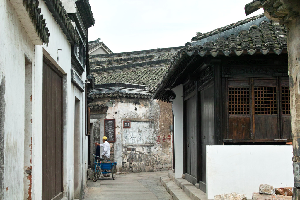 E685EE05-94AF-4C80-A08B-9D6D35CCC1A4