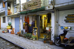 汽車が来たら看板入れるのかな