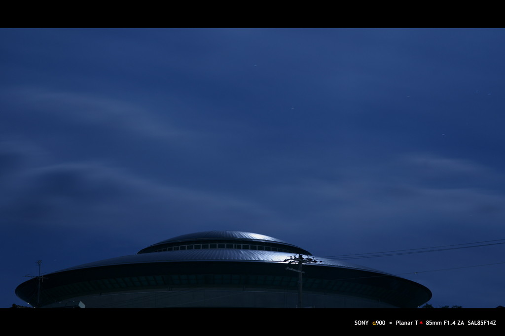 夜空に浮ぶ。。。