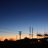 変電所と夕景