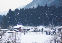 雪の村