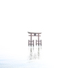 湖上の鳥居