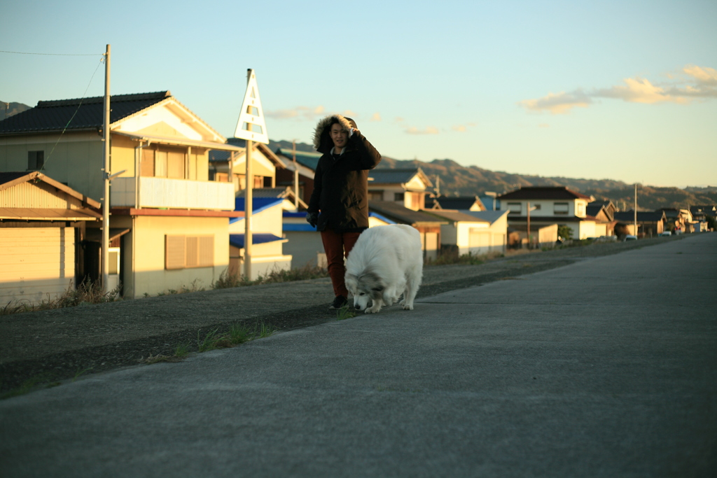 お兄さんと散歩してるココさん