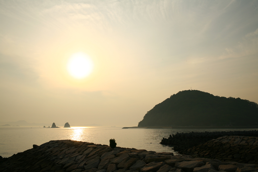 今日も日が暮れる　明日は天気下り坂
