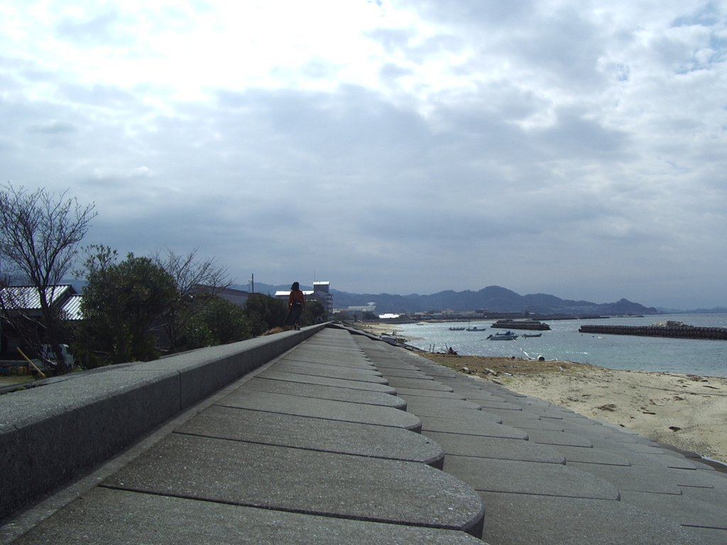 土手内