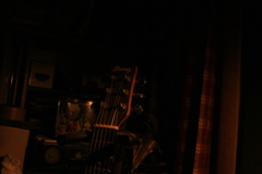 午前3時、弦は揺れぬ