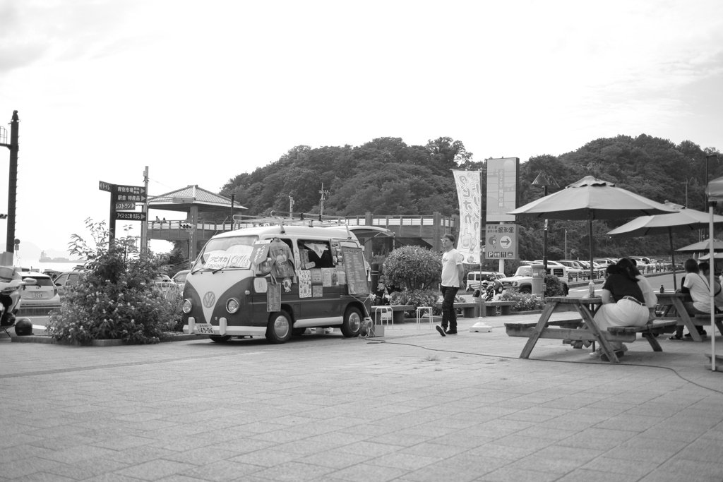 ビキニギャルで目の保養をしようと