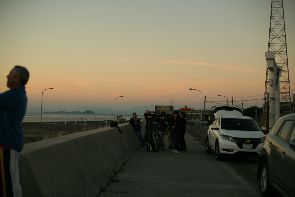 だるま夕日激写団