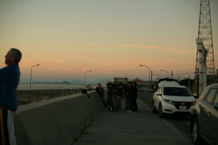 だるま夕日激写団