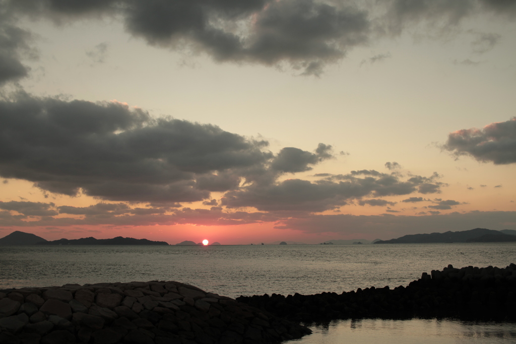 だるま夕日　望遠レンズを持ってない
