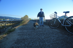 お父さんとお散歩のメイちゃん