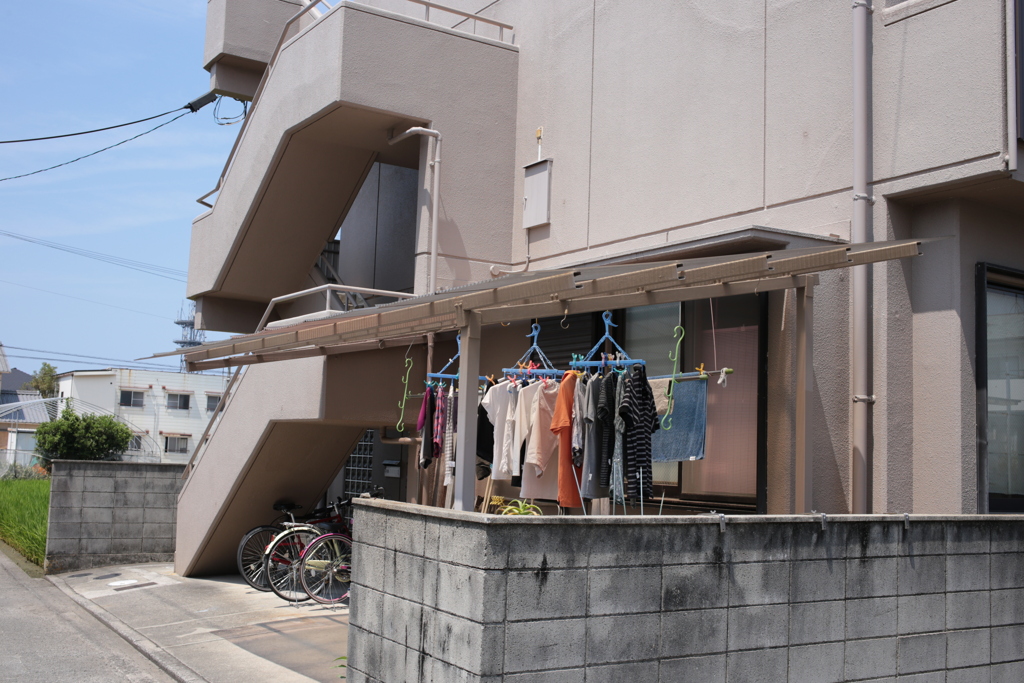 昼、スーパーに安いプリン食べに行く