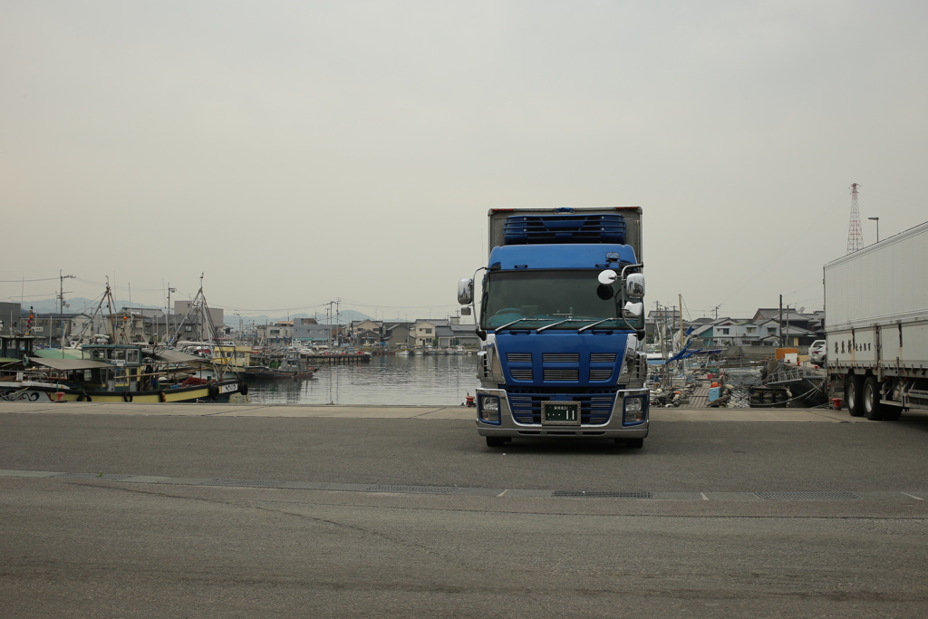 北条港とトラック