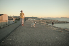 お母さんと散歩してるククル