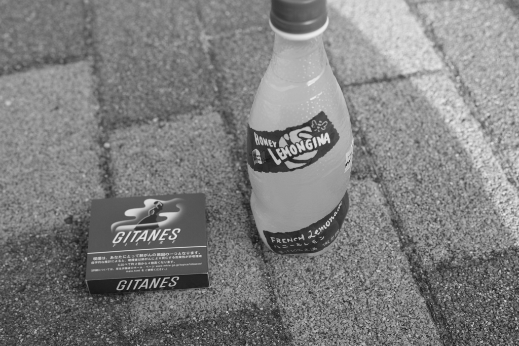 フランスたばこジタン　今じゃひと箱490円。。。