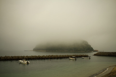 朝霧にかすむ鹿島