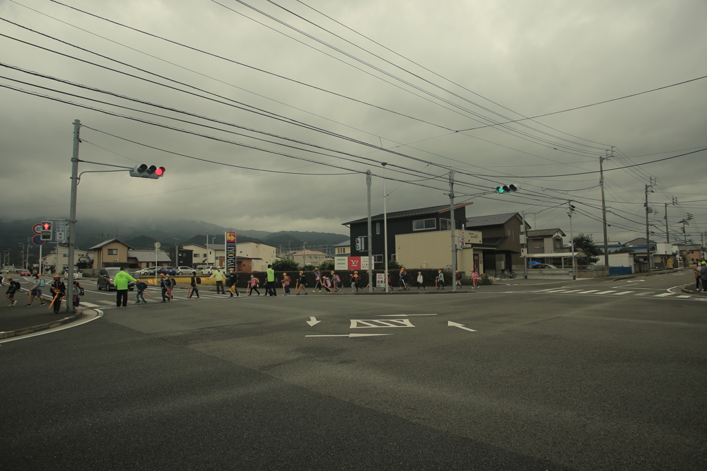 学校なんぞ行かんでも家で寝てりゃいいのに