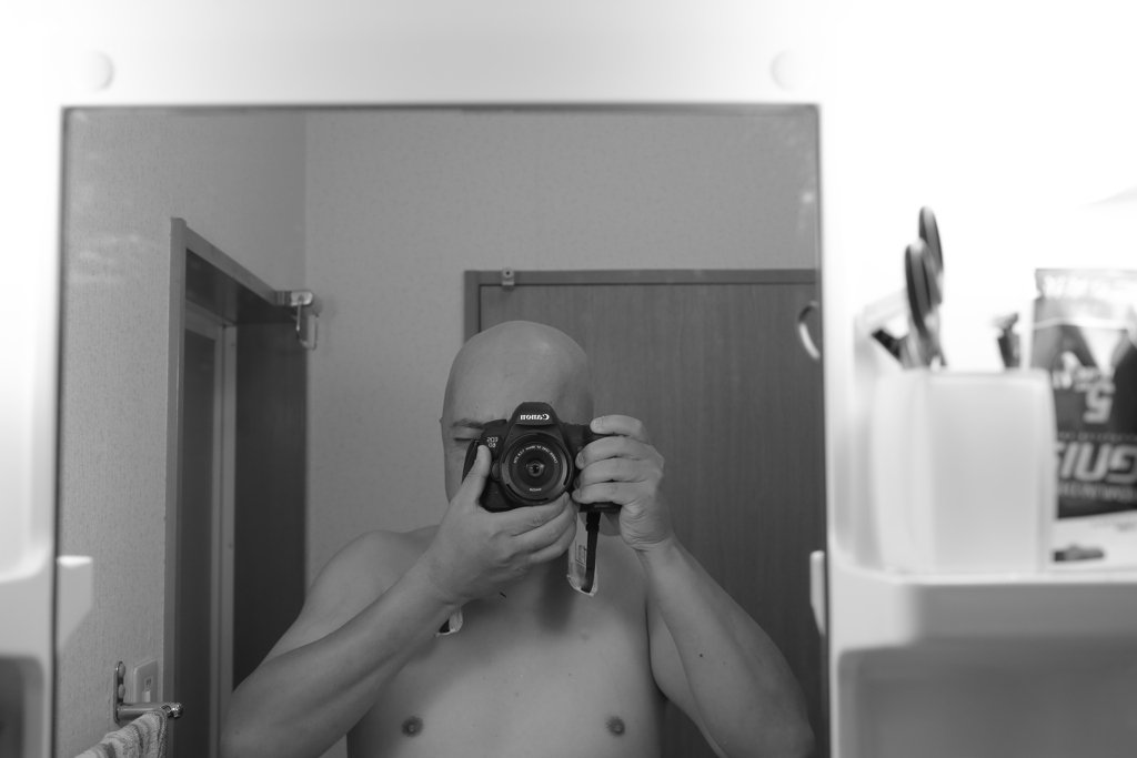 気まぐれで0.0㎜坊主にした