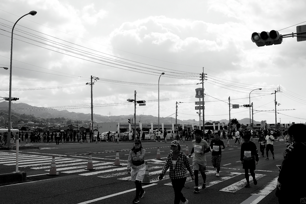 愛媛マラソン　モノクロ　８