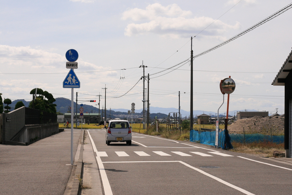 APS-Cに50mmは画角が不自然だな!(^^)!