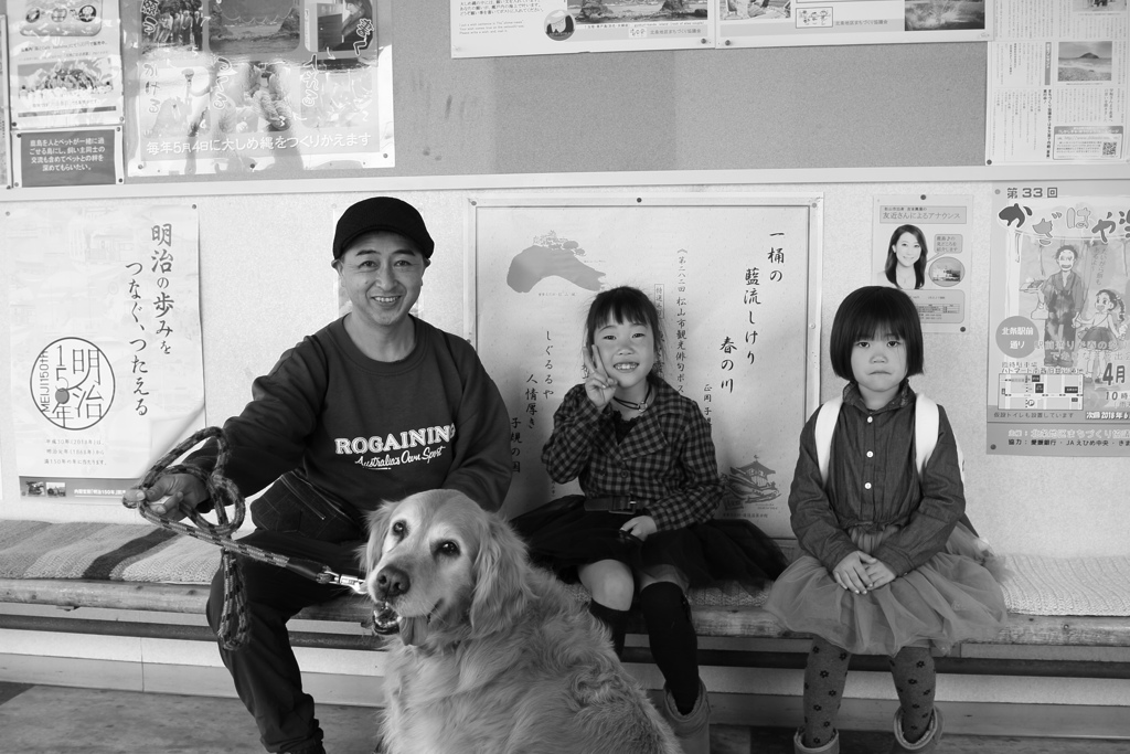 奥本さんご一行様　モノクロ