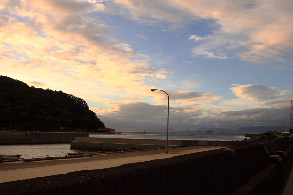 古いカメラだからレタッチも限界があるな!(^^)!