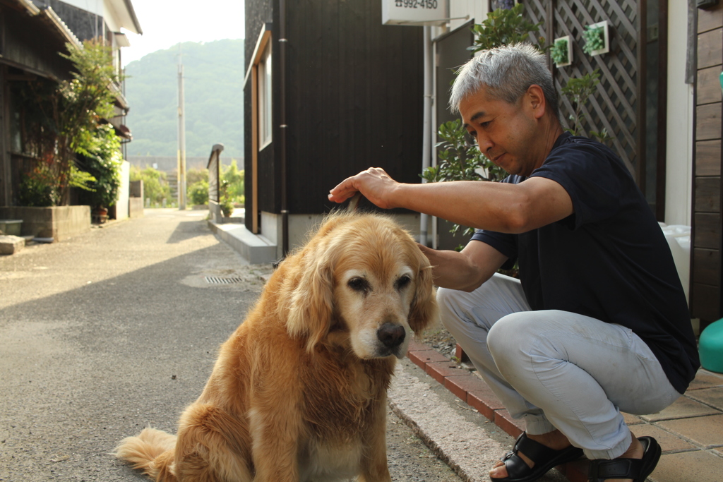 首輪をかえてもらうみゅうちゃん