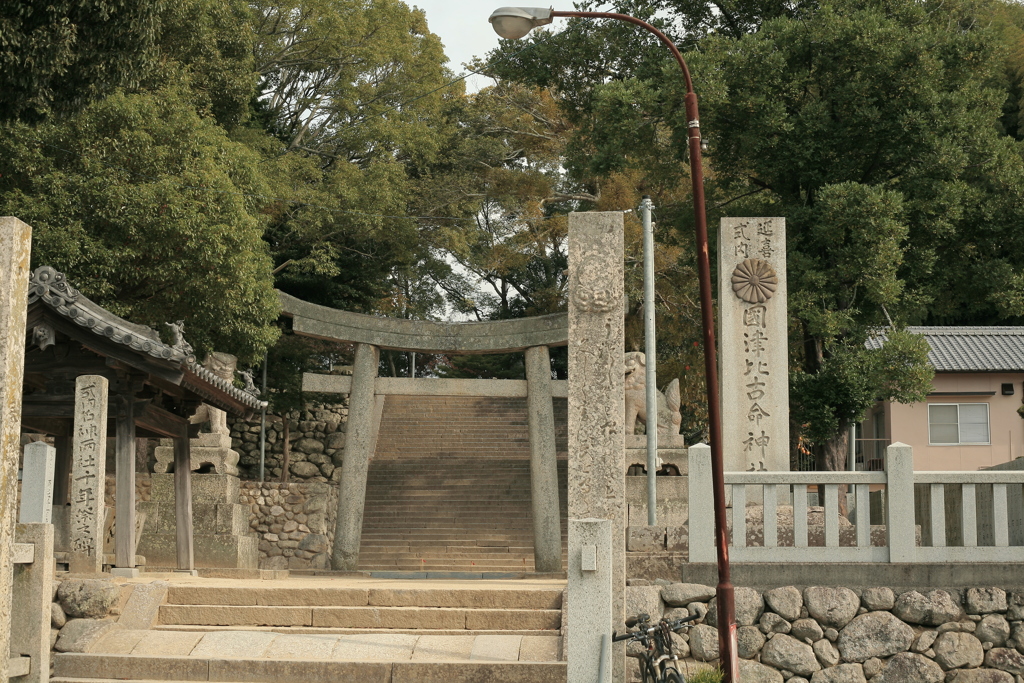 暇つぶしに神社に行く
