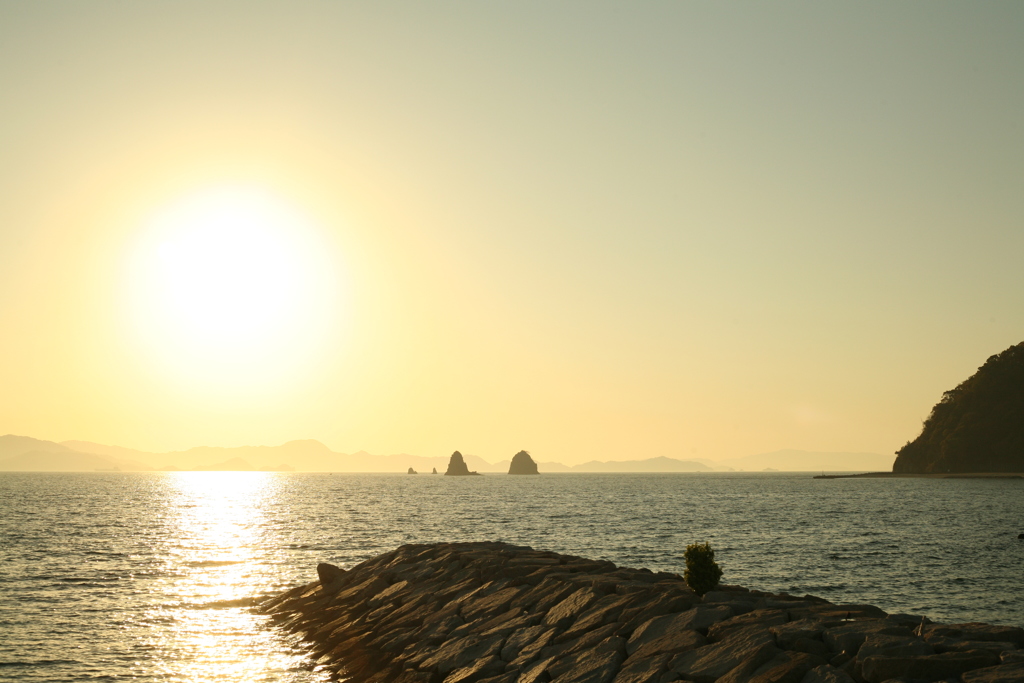 今日も瀬戸に日が暮れる