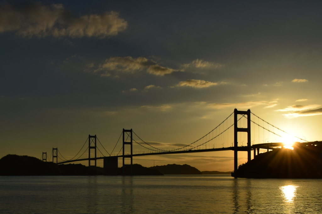 来島海峡大橋の夕暮れ