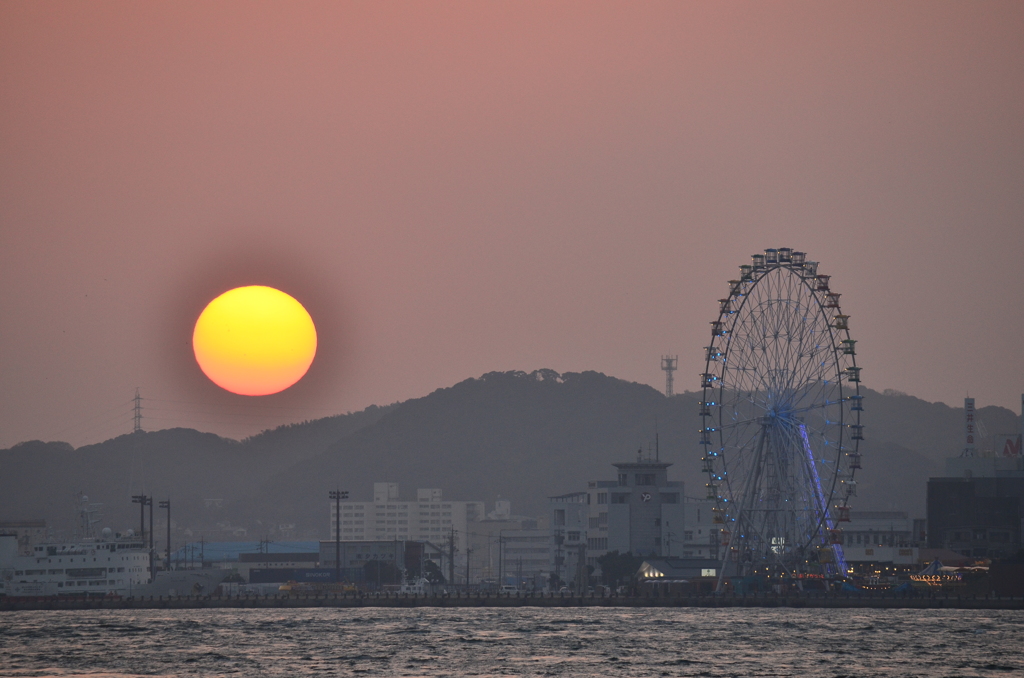 関門海峡の夕日