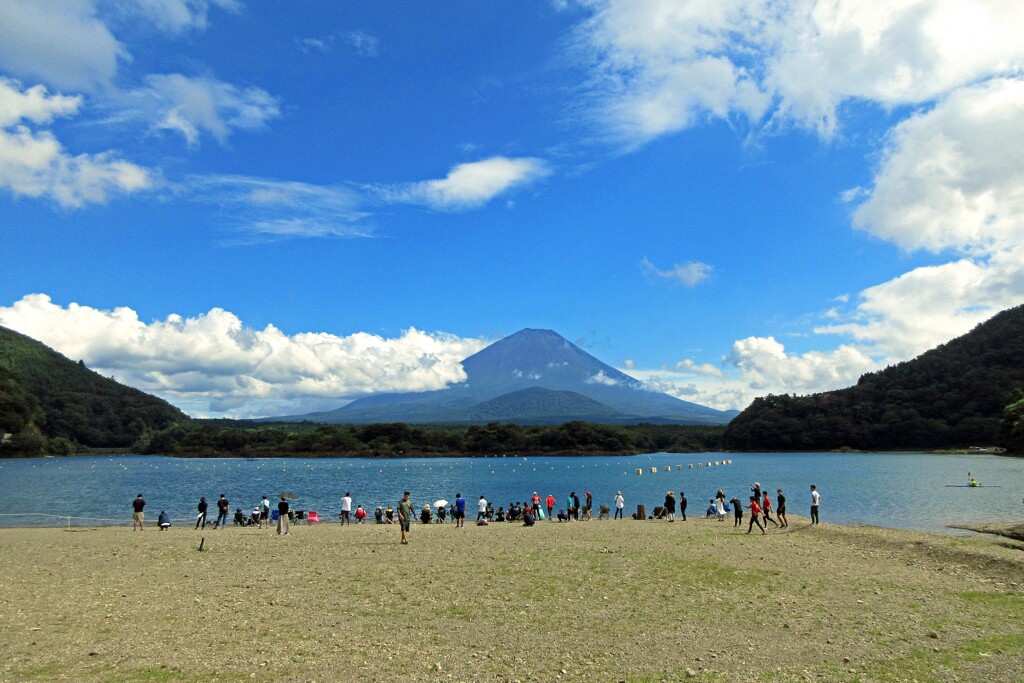 精進湖からの富士山