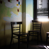 窓辺のChairs