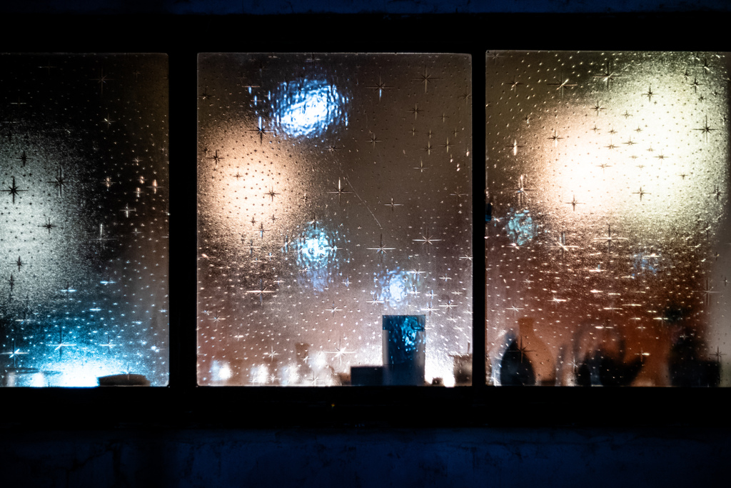 マドのムコウ