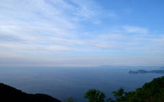 湾内の空