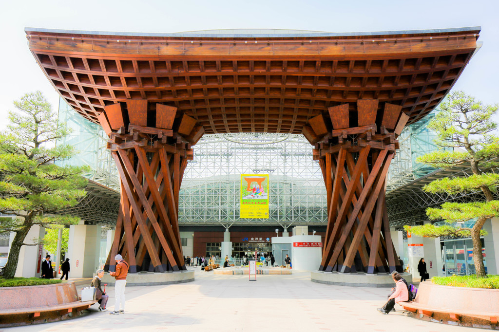 金沢駅　鼓門