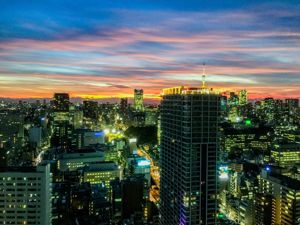 夕日が綺麗だったので事務所からiPhoneで撮影