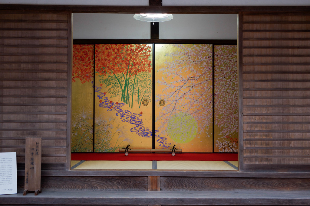 圓光寺　金の襖