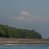 三保の松原の海辺から富士山を…