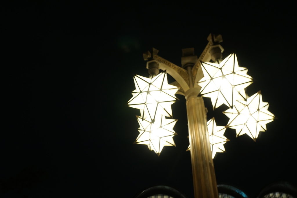 夜空に浮かぶ星？