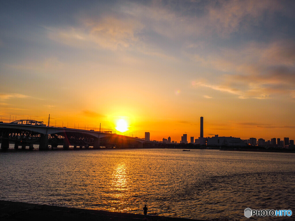 荒川湾岸橋の夕日