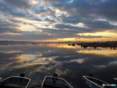 日の出とボート