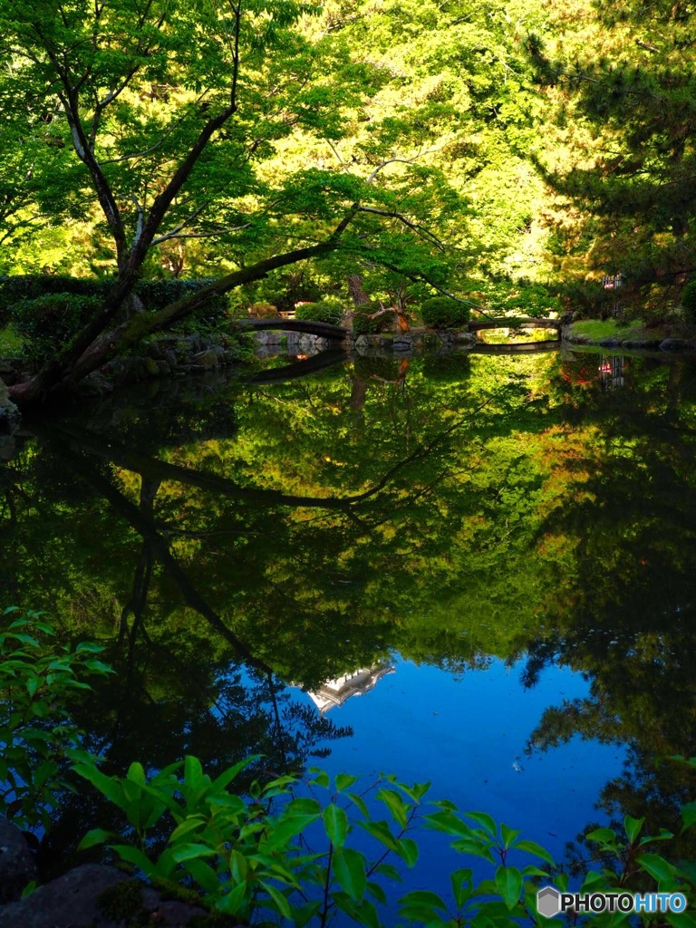 水面に浮かぶ姫路城