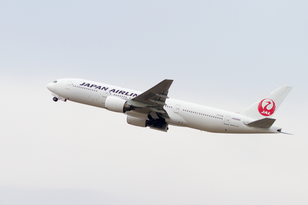 JAL Boeing 777-200(FUK)