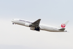 JAL Boeing 777-200(FUK)