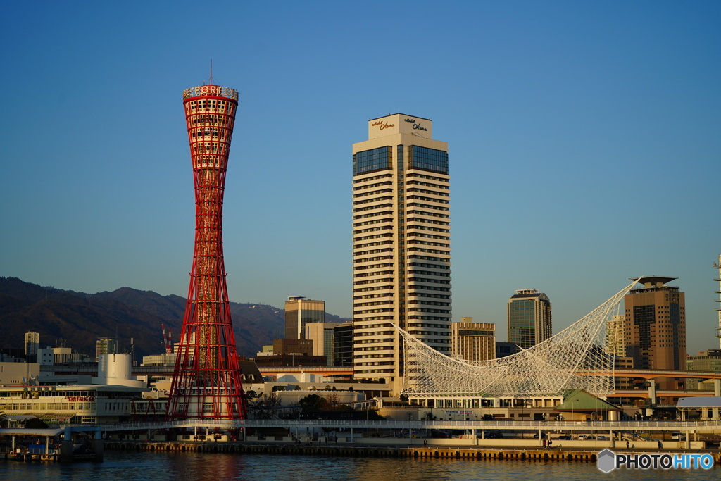 神戸　高浜岸壁から望む　夕景